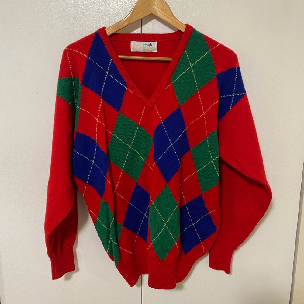100% wool vintage Pringle argyle v-neck sweater